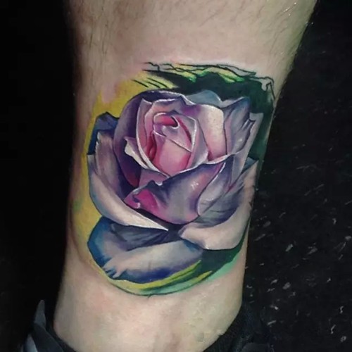 梦幻般的唯美玫瑰纹身