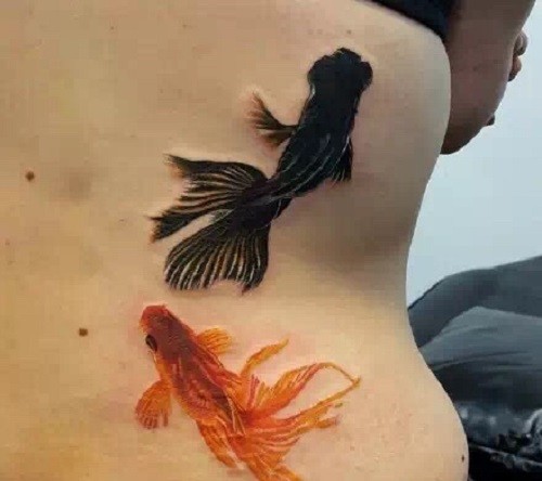栩栩如生的小鱼纹身