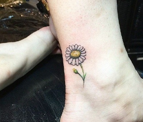 隐藏在心中的爱  浪漫小雏菊纹身