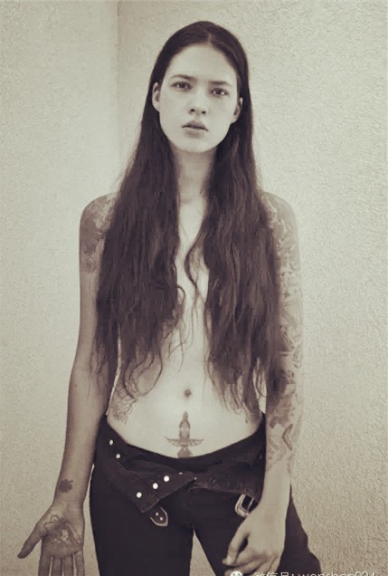 Ira Chernova  性感貌美的女纹身摄影师