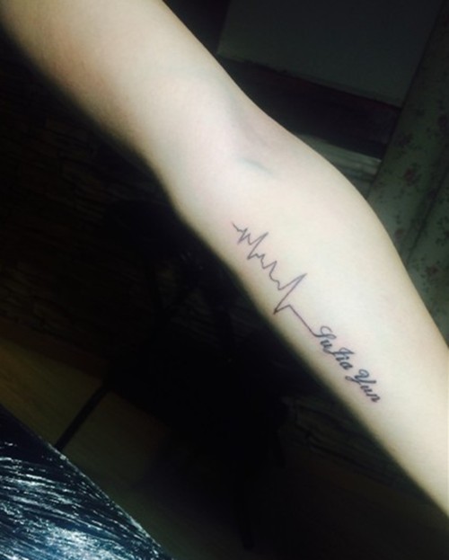 心电图与英文的完美结合  清新小纹身