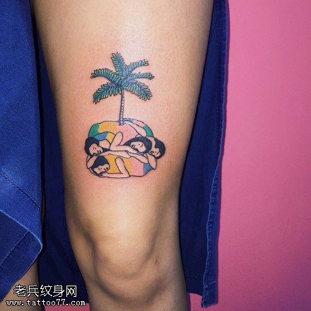 大腿上的椰子树纹身图案