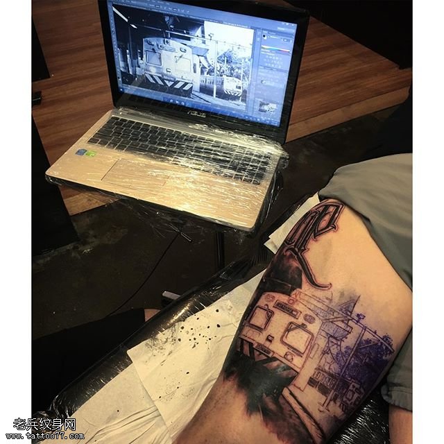 腿部复古的火车纹身图案缩略频道推荐图