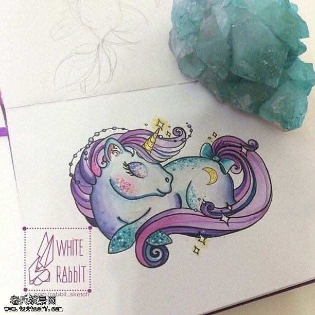 手稿美丽的独角兽纹身图案