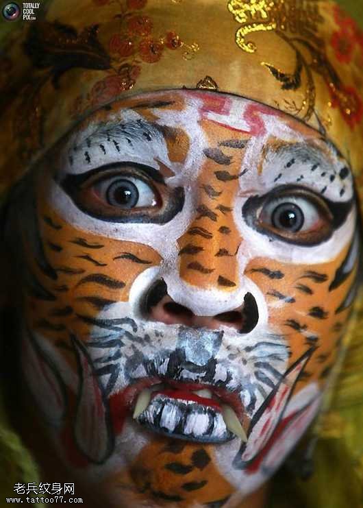 最给力头部猴脸纹身图案