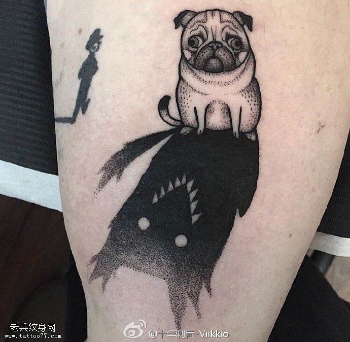 大腿点刺的巴巴狗纹身图案