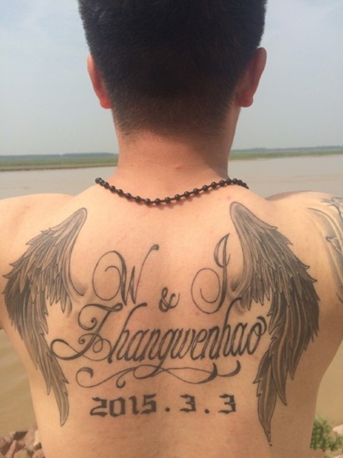 风格迥异的背部翅膀纹身