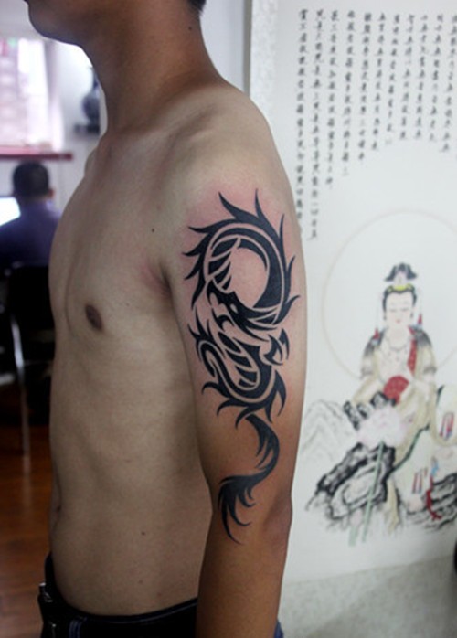 手臂  小腿图腾龙纹身