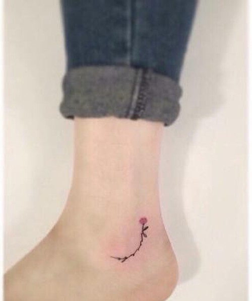 格外迷人的脚踝小图案纹身
