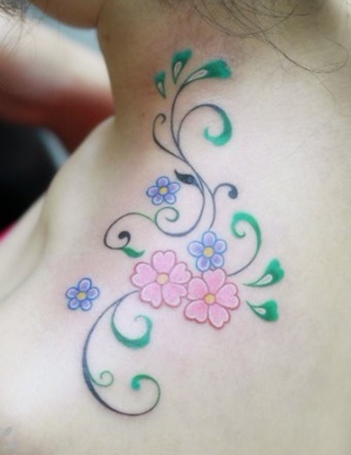 女生肩部清新藤蔓纹身