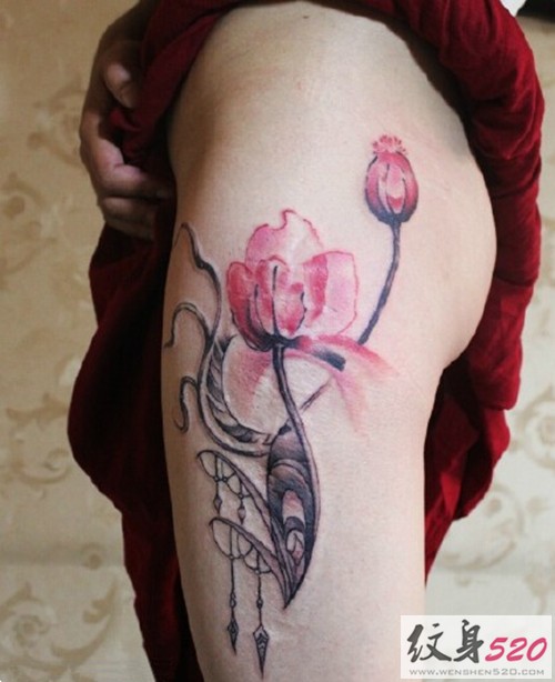 腿上开出一朵水墨花