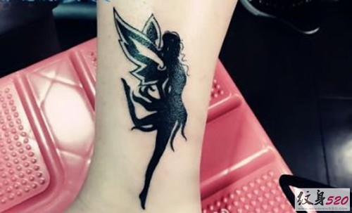 驻足在小腿上的小精灵