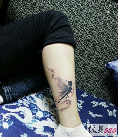 驻足在小腿上的小精灵