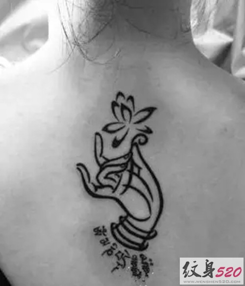 别样的莲花图腾纹身图案