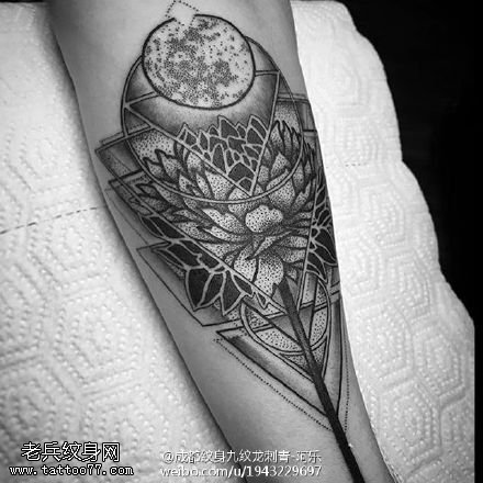 小腿几何元素牡丹纹身图案