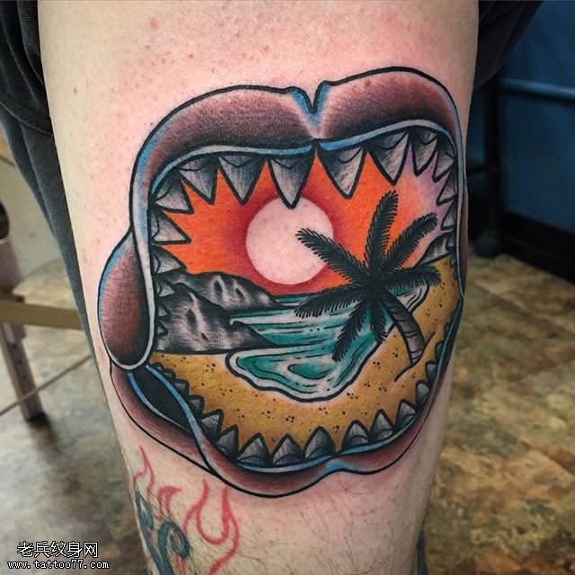 鳄鱼嘴里的海南风景纹身图案