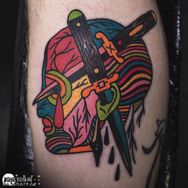 小腿彩色人头纹身图案