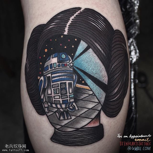 小腿的抽象的人像纹身图案