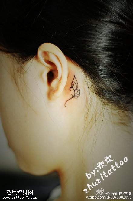 耳朵上的小清新纹身图案