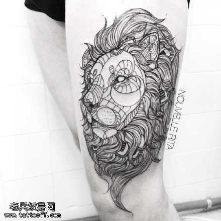 大腿的狮子纹身图案