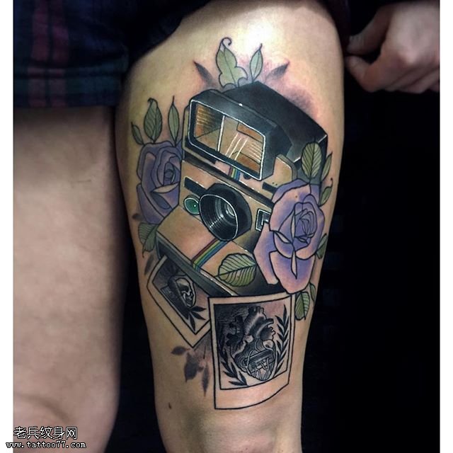 大腿的照相机纹身图案