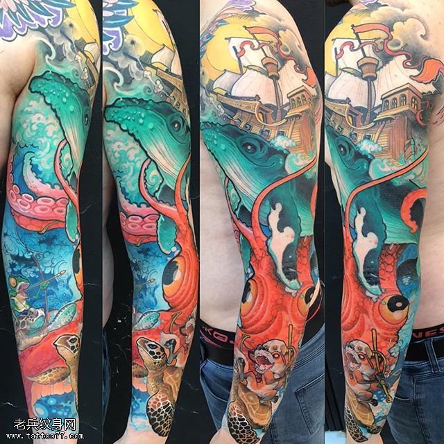 肩部的海底世界纹身图案