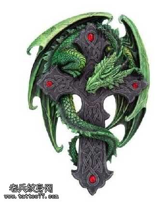 手稿帅气的十字架纹身图案