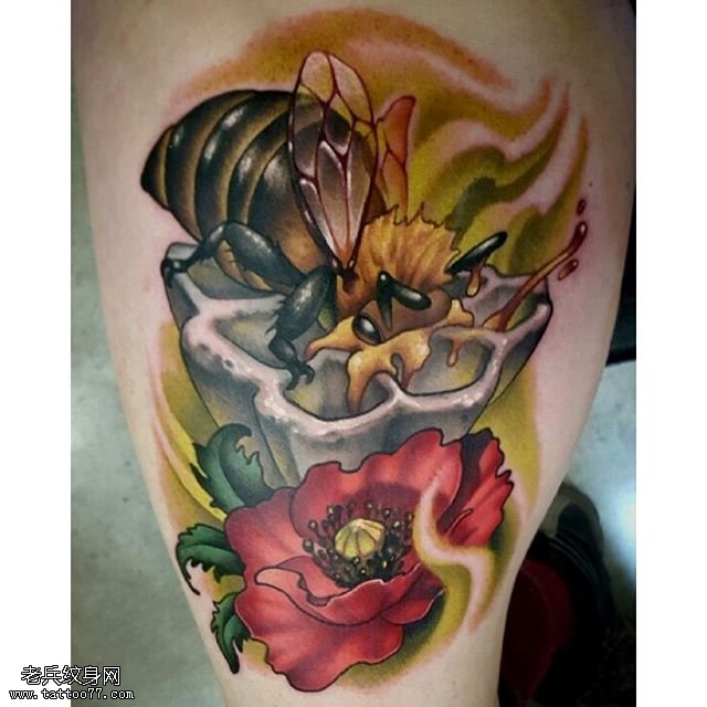 采蜜的小蜜蜂纹身图案