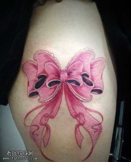腿部漂亮的蝴蝶结纹身图案