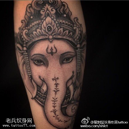 小腿的象神纹身图案