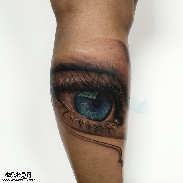 小腿清澈的眼睛纹身图案