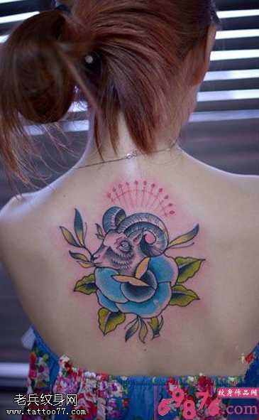 后背迷人小山羊纹身图案