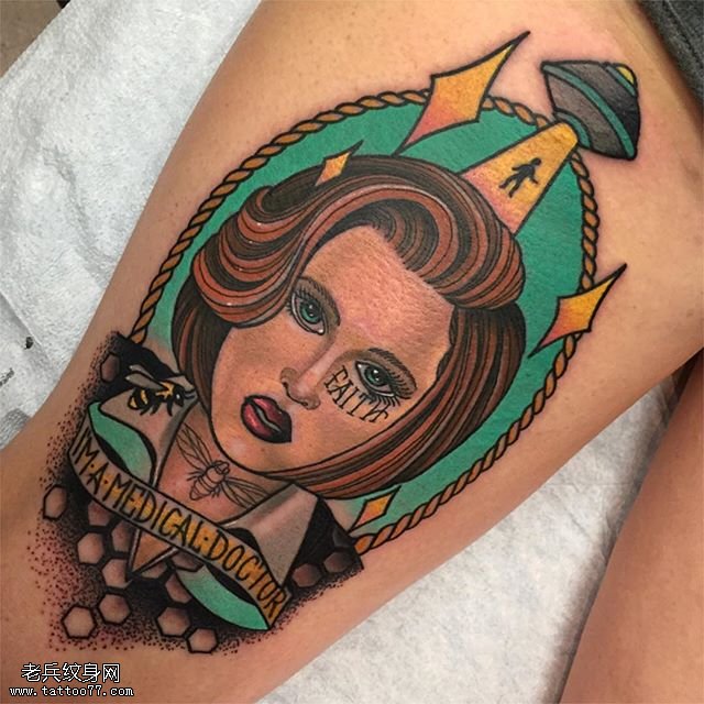 大腿美女纹身图案