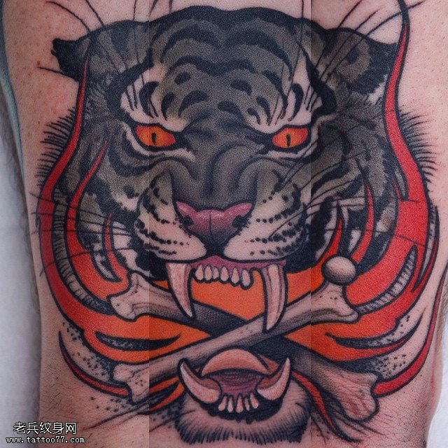 腿部的大老虎纹身图案