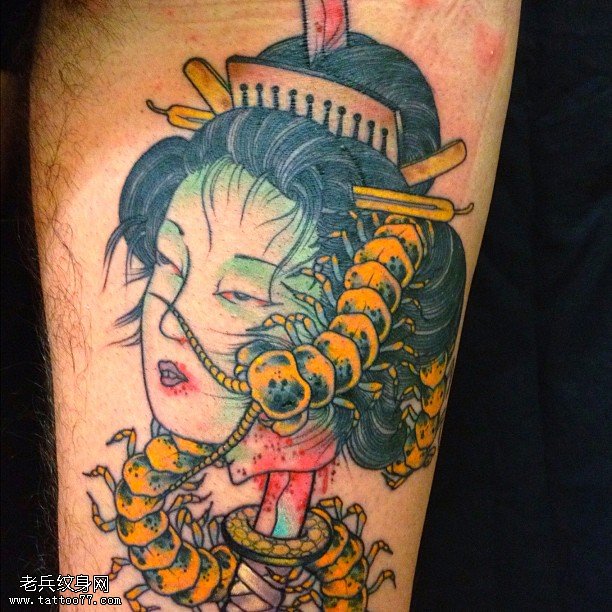 小腿艺妓蜈蚣纹身图案