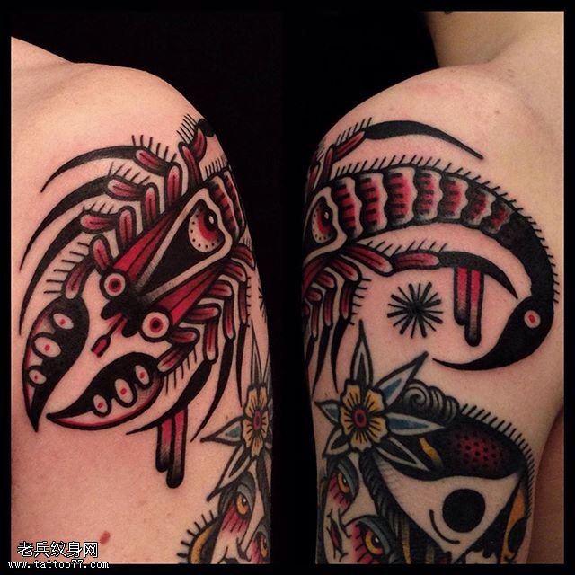 肩部的蝎子纹身图案