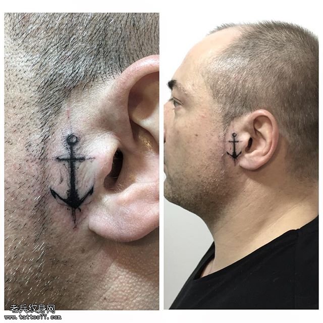 耳朵跟前的船锚纹身图案