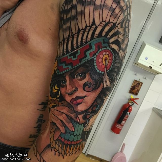 肩部部落头饰纹身图案