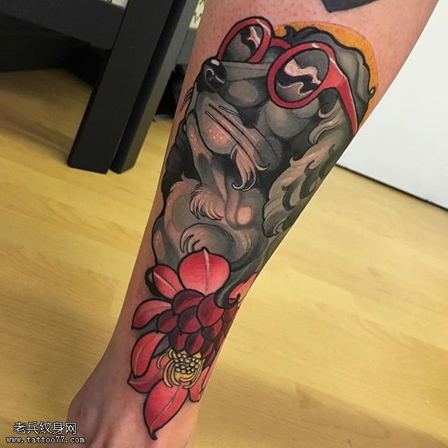 小腿的狗狗牡丹纹身图案