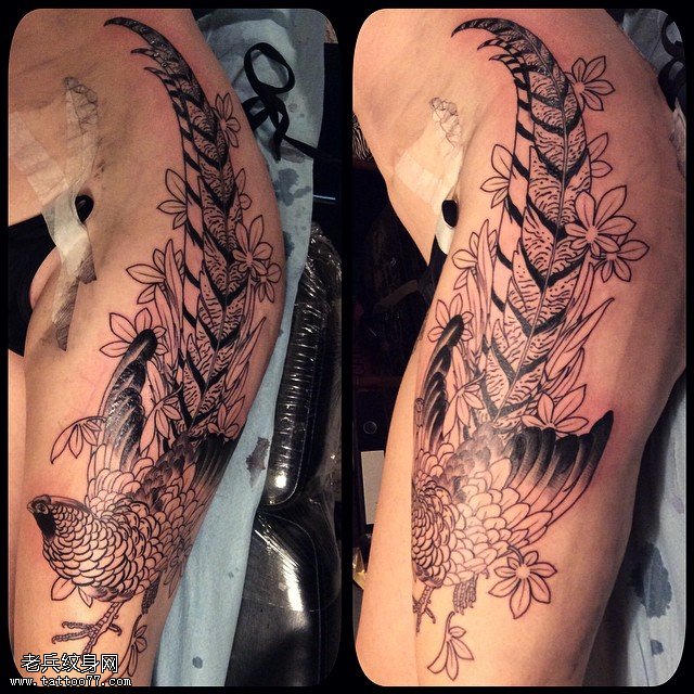写实的花公鸡纹身图案