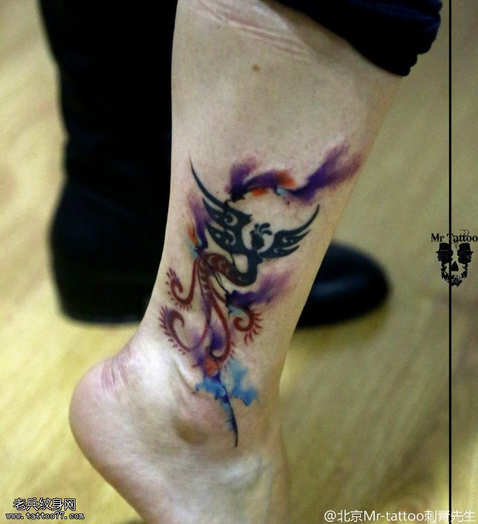 脚腕上水彩凤凰纹身图案
