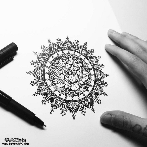 手稿梵花牡丹纹身图案