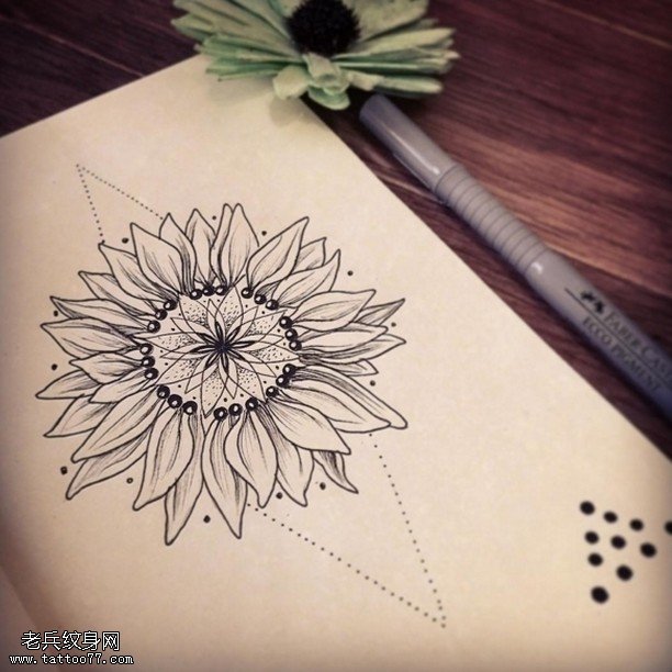 手稿的花朵纹身图案