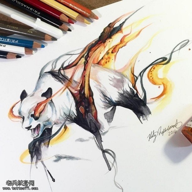 手稿水墨的熊猫纹身图案