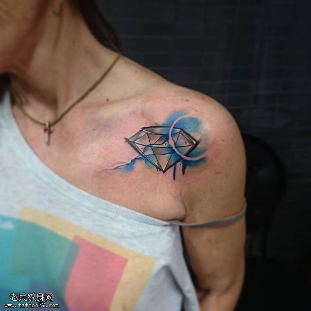 肩部水墨钻石纹身图案