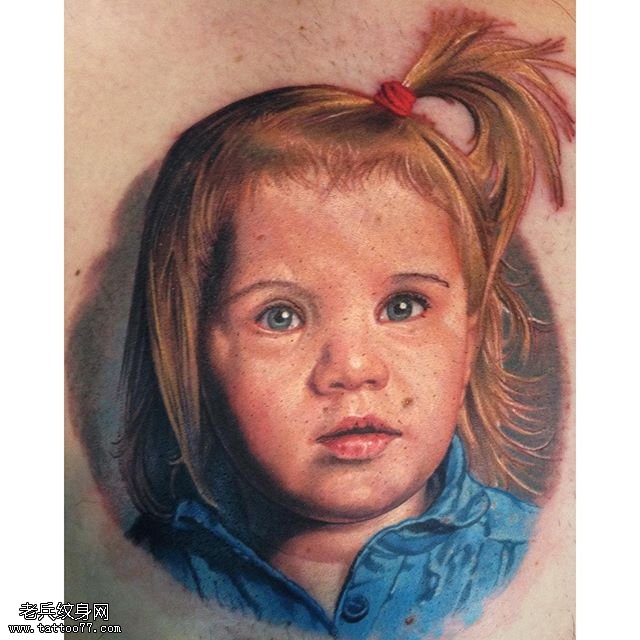 背部宝宝肖像纹身图案
