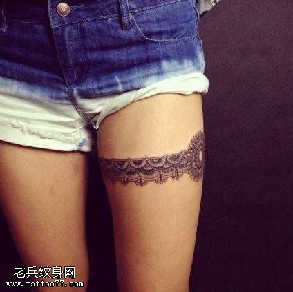 腿部潮流精美的蕾丝纹身图案
