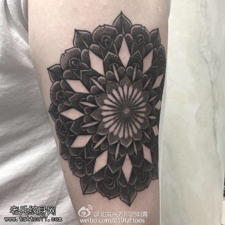 小腿上经典漂亮梵花纹身图案