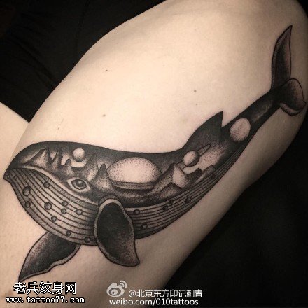 大腿上的海豚纹身图案