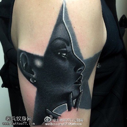 肩膀五角星美女纹身图案